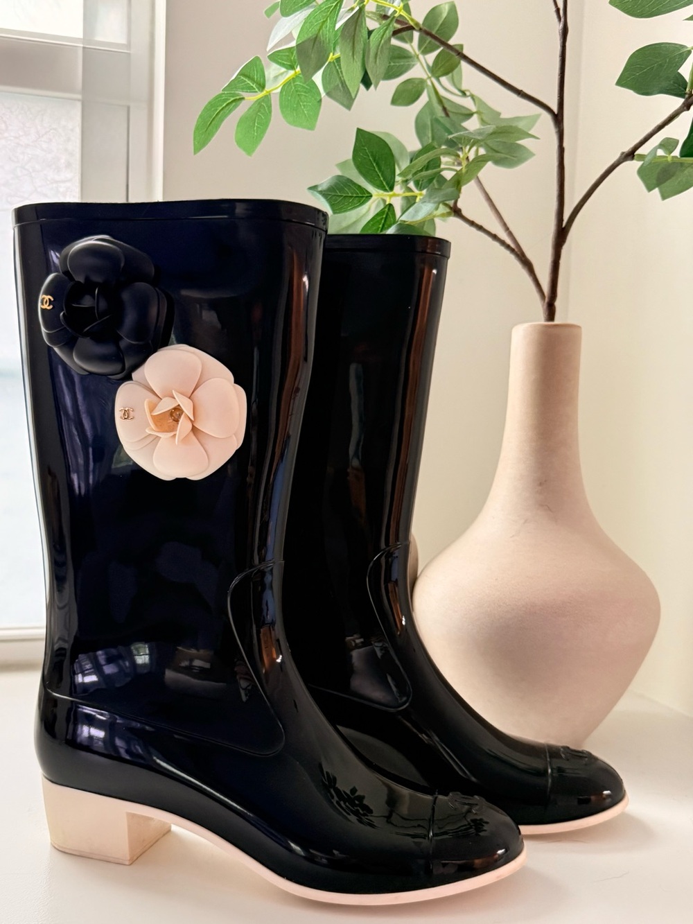 CHANEL Camellia Rain Boots – Size 40 (US 9)